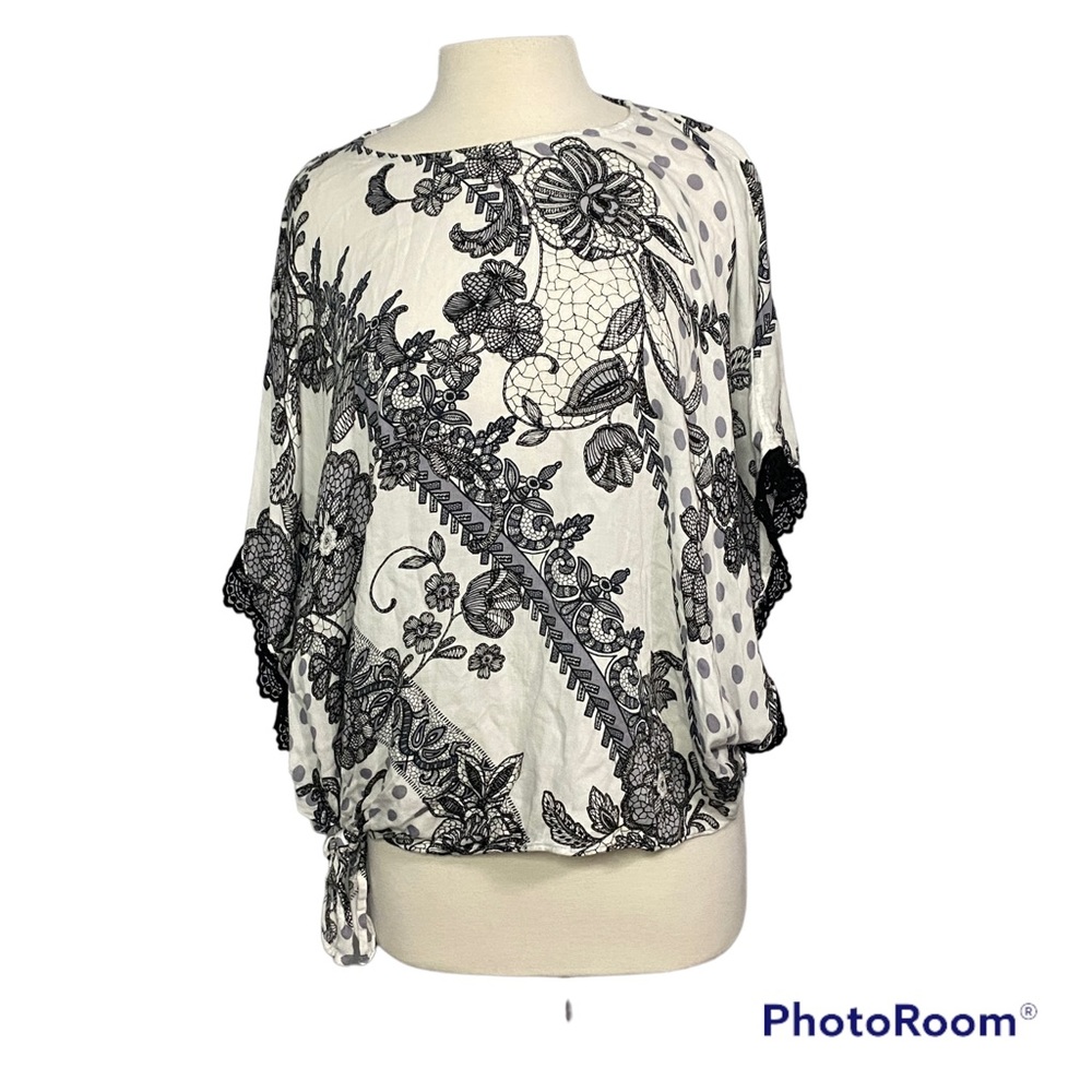 Chico White n Black Top size S/M